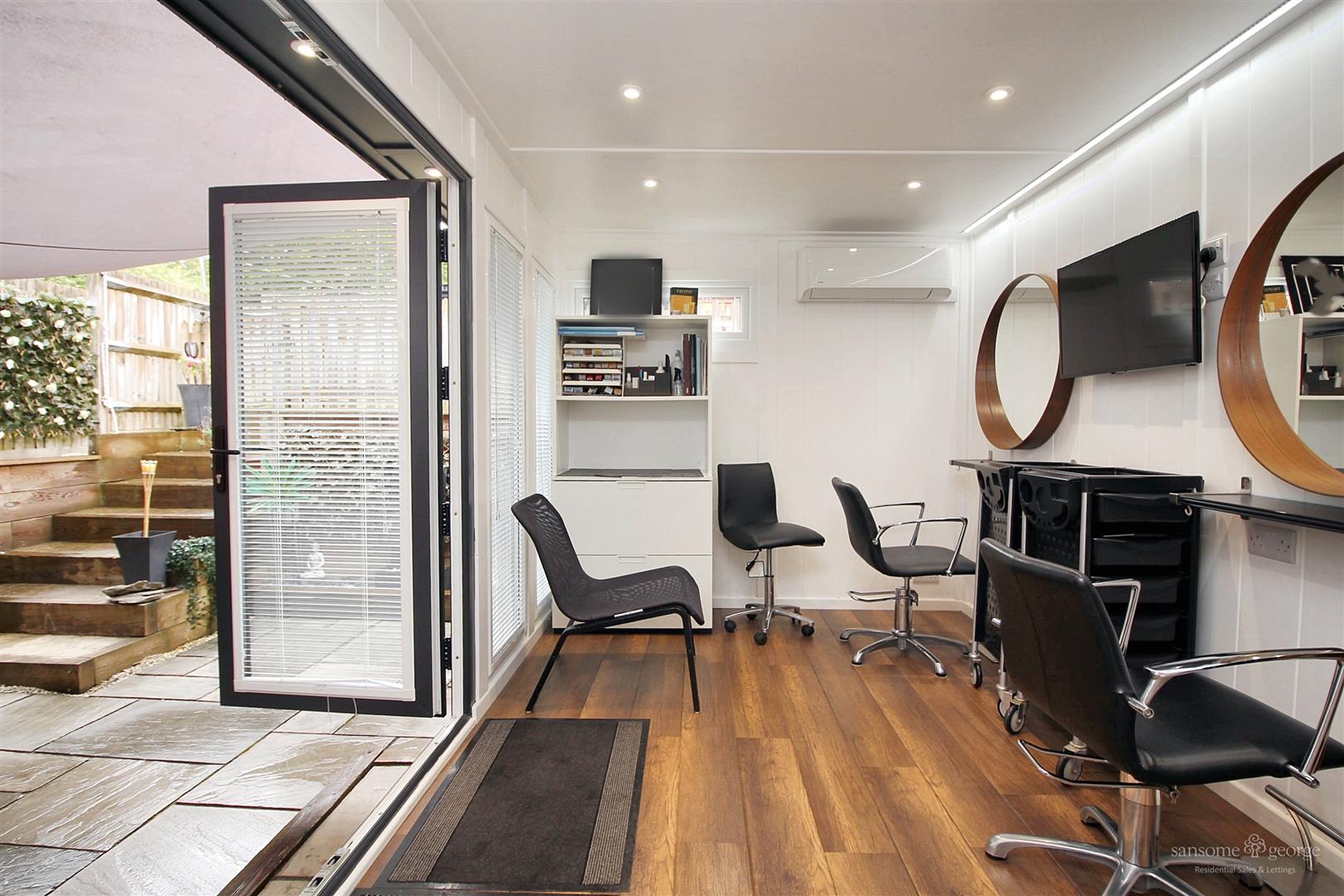 Grasmere Avenue, Tilehurst, Reading
